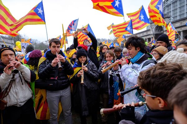 مظاهرة لأنصار كتالونيا، لتأييد رئيس الوزراء السابق الكتالوني كارليس بيغديمونت في بروكسل، بلجيكا - سبوتنيك عربي