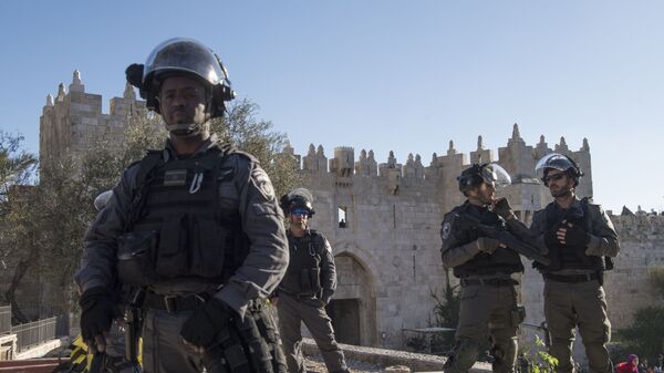 الشرطة الإسرائيلية تدعو المستوطنين إلى حمل السلاح