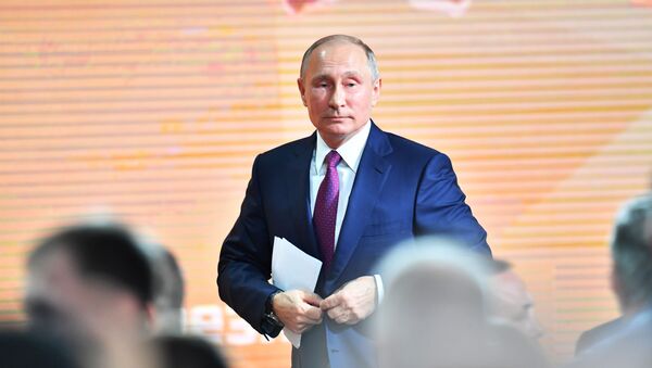 المؤتمر الصحفي الكبير السنوي للرئيس الروسي فلاديمير بوتين في الكرملين، موسكو 14 ديسمبر/ كانون الأول 2017 - سبوتنيك عربي