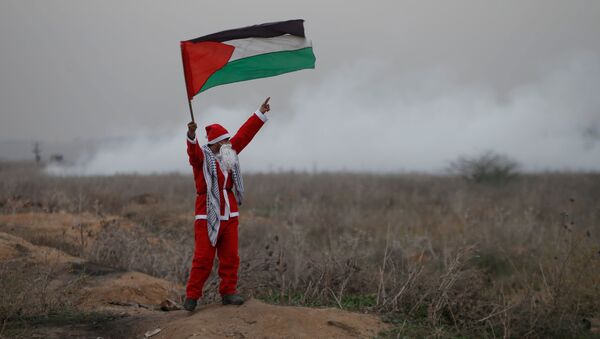 احتجاجات واشتباكات في رام الله، الضفة الغربية، فلسطين 19 ديسمبر/ كانون الأول 2017 - سبوتنيك عربي