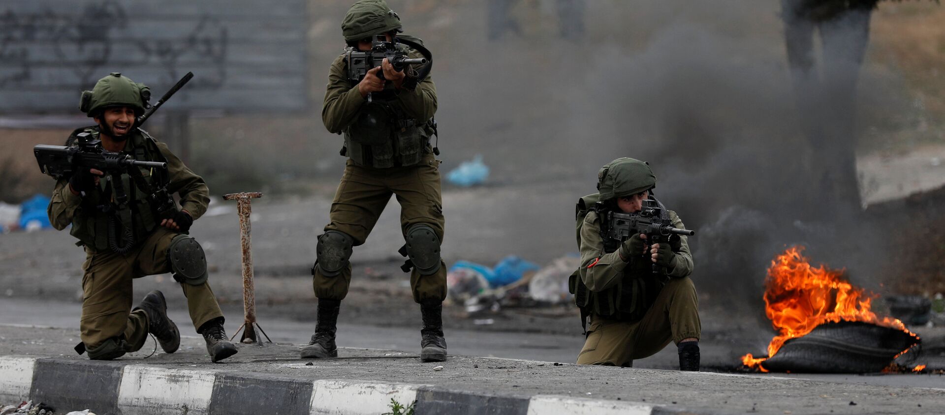 الجيش الإسرائيلي يطلق الرصاص على متظاهرين فلسطينيين 22-12-2017 - سبوتنيك عربي, 1920, 18.05.2021