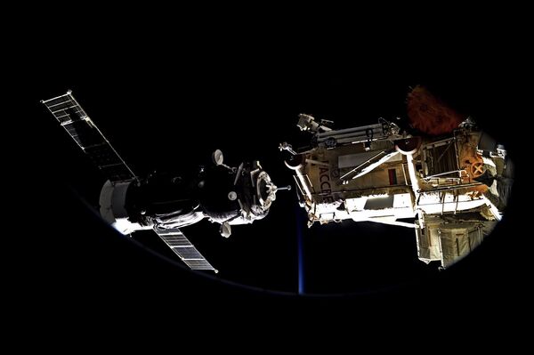 إلتحام مركبة سويوز بمحطة الفضاء الدولية - سبوتنيك عربي