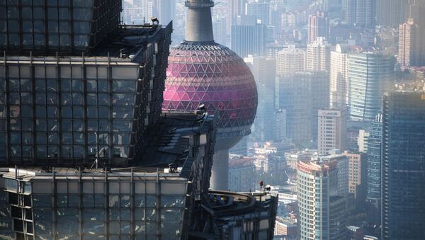 برج تزين ماو وبرج الإذاعة والتلفزيون اللؤلؤة الشرقية في شنغهاي، الصين - سبوتنيك عربي