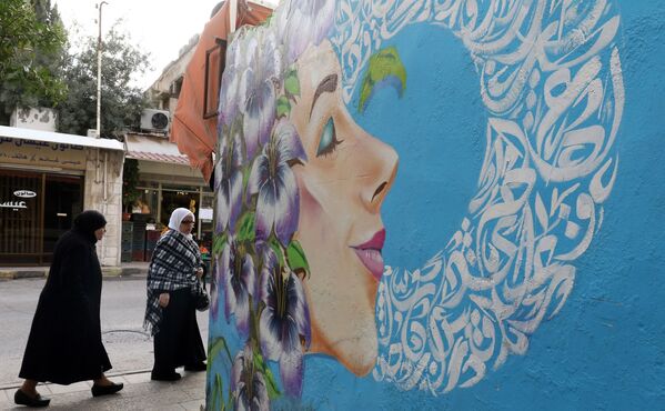رسم غرافيتي في شوارع عمان، روسيا 18 ديسمبر/ كانون الأول 2017 - سبوتنيك عربي