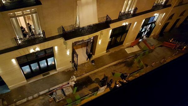 فندق ريتز بعد تعرضه لحادث سطو في العاصمة الفرنسية باريس الخميس 11 يناير/كانون الثاني 2018 - سبوتنيك عربي