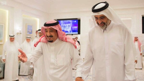 الملك سلمان يستقبل الشيخ عبد الله آل ثاني - سبوتنيك عربي