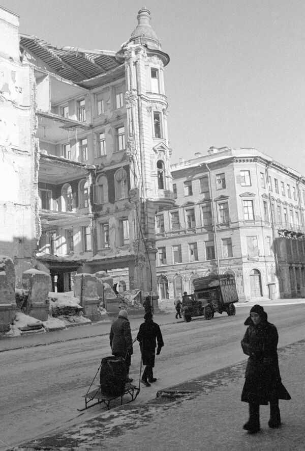 ركام المنازل بعد الصقف في شارع بيساتيليا، لينينغراد - سبوتنيك عربي