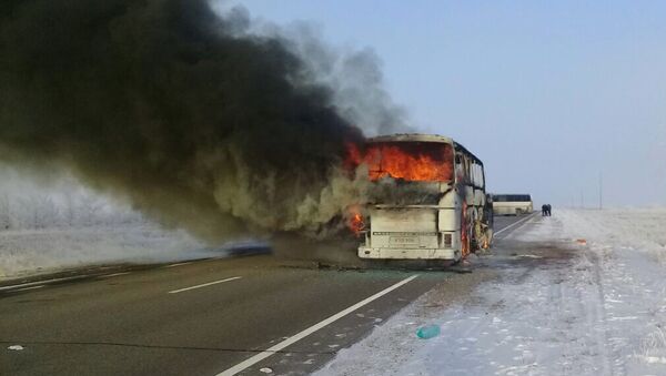 حريق بحافلة في كازاخستان - سبوتنيك عربي