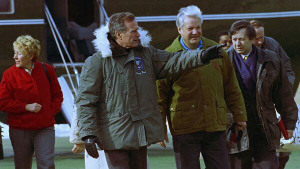 الرئيس الأمريكي جورج بوش الأب والرئيس الروسي السابق بوريس يلتسين - سبوتنيك عربي