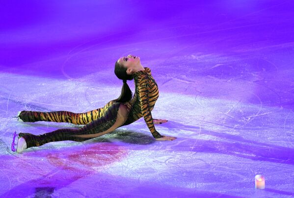 آنا زاغيتوفا (روسيا) خلال الأداء الفني في بطولة أوروبا للتزلج على الجليد في موسكو - سبوتنيك عربي