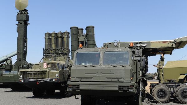  منظومات صواريخ مضادة للطائرات من طراز إس-400 في الحقل العسكري كاداموفسكي في منطقة روستوفسكايا أوبلست، روسيا - سبوتنيك عربي