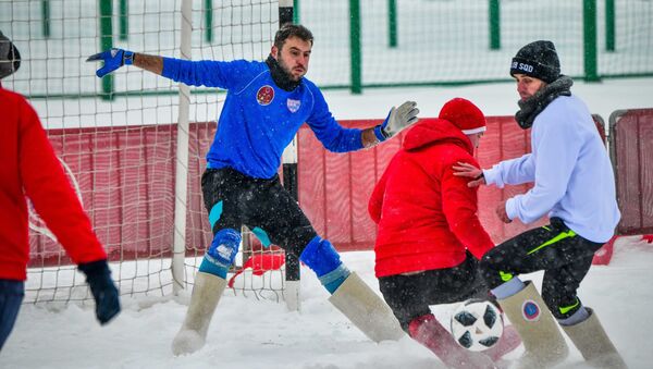 مباراة كرة قدم بين صحفين و طلاب أجانب - سبوتنيك عربي