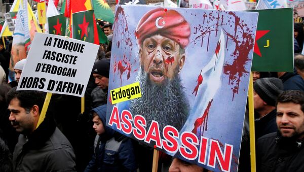 مسيرة في باريس احتجاجا على التوغل التركي في سوريا - سبوتنيك عربي