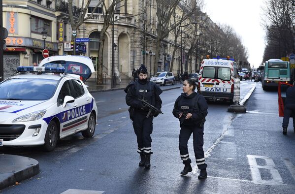 شرطيات فرنسيات في باريس - سبوتنيك عربي