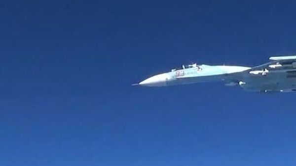 A U.S. RC-135U flying in international airspace over the Baltic Sea was intercepted by a Russian SU-27 Flanker June 19, 2017 - سبوتنيك عربي