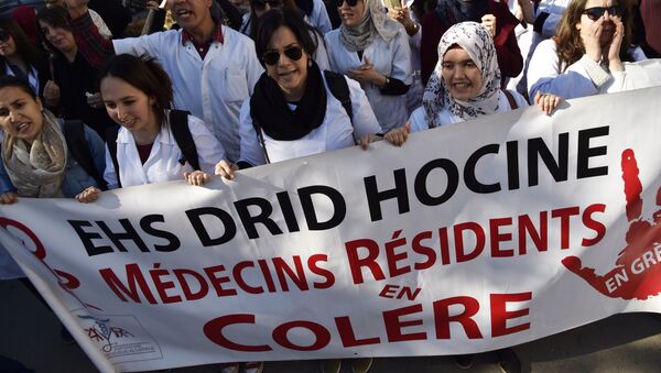 مظاهرة للأطباء في الجزائر - سبوتنيك عربي