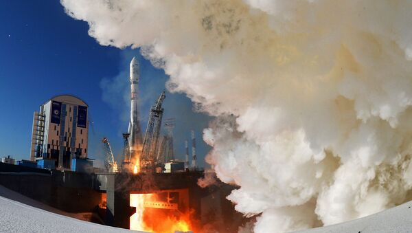 إطلاق الصاروخ الروسي سويوز أ 2.1 مع 11 قمرا صناعيا - سبوتنيك عربي