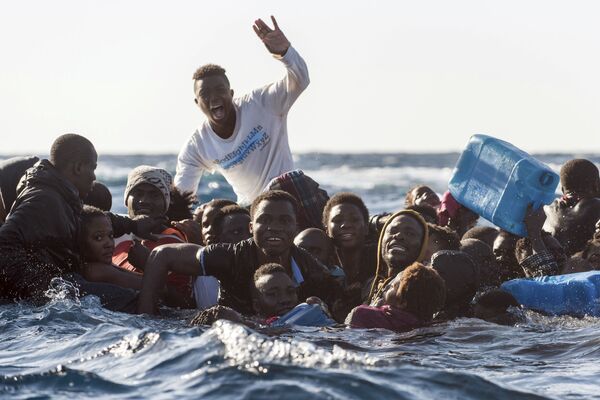 مهاجرون في البحر الأبيض المتوسط، 27 يناير/ كانون الثاني 2018 - سبوتنيك عربي
