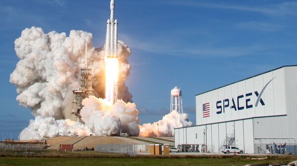 شركة سبيس إكس تختبر بنجاح صاروخها فالكون هيفي - سبوتنيك عربي