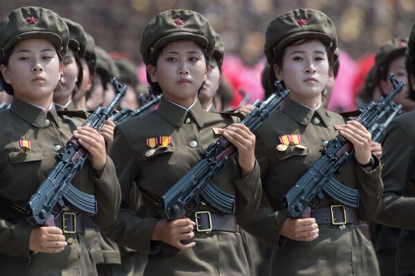 عرض عسكري بمناسبة الذكرة الـ60 لانتهاء الحرب الكورية (بين كوريا الشمالية والجنوبية 1950-1953) في بيونغ يانغ، كوريا الشمالية - سبوتنيك عربي