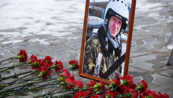 تكريم ذكرى الطيار الروسي رومان فيليبوف في تشيتا - سبوتنيك عربي