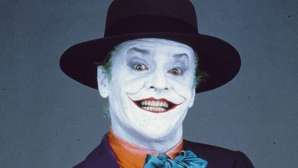 الممثل الأمريكي جاك نيكلسون مجسدا دور الجوكر في فيلم Batman من إنتاج 1989 - سبوتنيك عربي