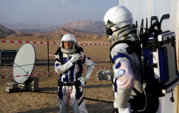 إسرائيل تجري محاكاة للعيش على المريخ في صحراء النقب - التجهيزات لبعثة مشروع فضاء D-MARS - سبوتنيك عربي
