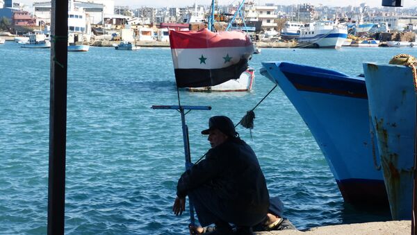 بحر اللاذقية ينقذ العشرات بعد أن نادوا ... هيلا يا واسع - سبوتنيك عربي