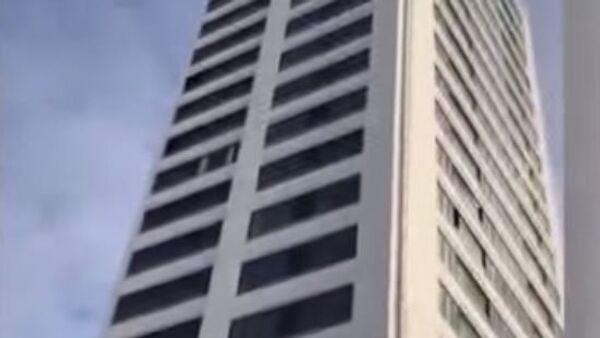 رجل يقفز من أعلى مبنى - سبوتنيك عربي