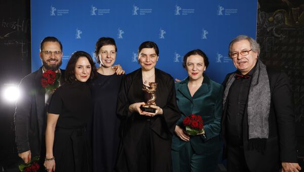 فريق فيلم Touch Me Not الفائزة بجائزة الدب الذهبي بمهرجان برلين 2018 - سبوتنيك عربي
