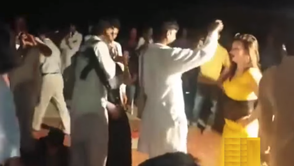 بالفيديو... شاب يقتل 3 أشخاص في حفل زفاف بالخطأ - سبوتنيك عربي