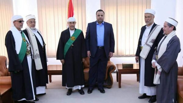 الأعضاء الجدد في المحكمة العليا باليمن يؤدون اليمين الدستورية أمام صالح الصماد رئيس المجلس السياسي الحاكم في صنعاء - سبوتنيك عربي