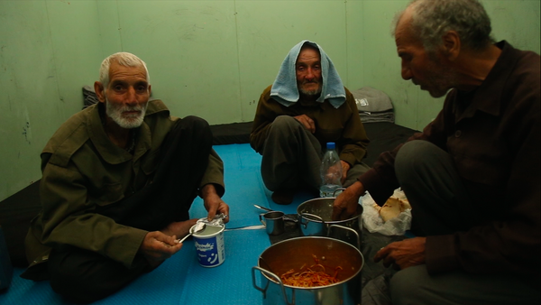 17 عائلة من داخل الغوطة تنال حريتها - سبوتنيك عربي