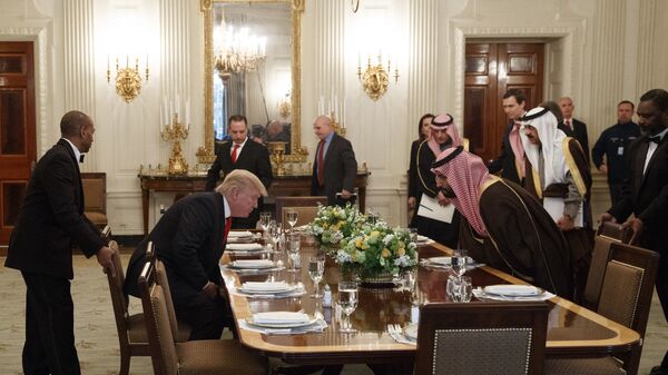 محمد بن سلمان مع دونالد ترامب وجاريد كوشنر في البيت الأبيض - سبوتنيك عربي