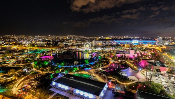 مشهد ليلي لمدينة ملاهي في أنقرة، تركيا - سبوتنيك عربي