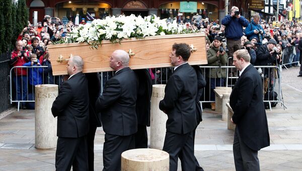 جنازة العالم البريطاني ستيفن هوكينغ في كامبريدج في بريطانيا السبت 31 مارس/آذار 2018 - سبوتنيك عربي