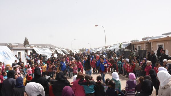 مفاجأة أطفال الغوطة الشرقية في حرجلة - سبوتنيك عربي