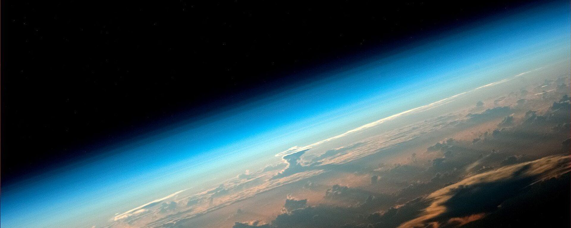 مشهد يطل على كوكب الأرض من محطة الفضاء الدولية. الصورة التقطها رائد فضاء روسكوسموس أوليغ أرتيمييف - سبوتنيك عربي, 1920, 18.01.2023