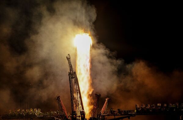 إطلاق الصاروخ الحامل سويوز-إف غ لمركبة الفضاء الروسية سيوز إم إس-08 من محطة بايكانور - سبوتنيك عربي