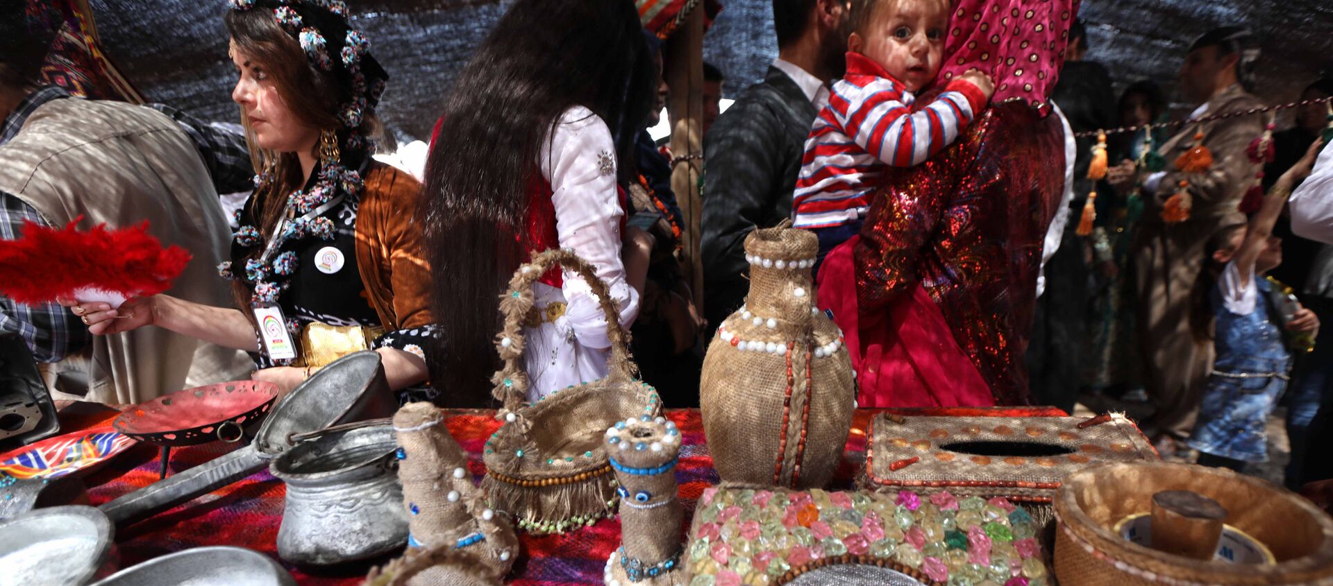 مهرجان ثقافي بالقرب من جبال مقلوب، التي تقع على بعد 30 كيلومترا من شمال شرق الموصل في العراق، 5 أبريل/ نيسان 2018 - سبوتنيك عربي, 1920, 06.04.2021