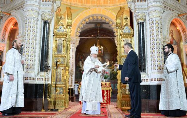 النار المقدسة في كاتدرائية المسيح المخلص في موسكو - سبوتنيك عربي