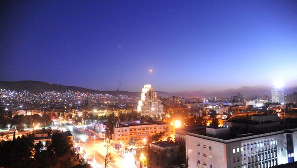 دمشق أثناء تعرضها لقصف من التحالف الثلاثي - سبوتنيك عربي