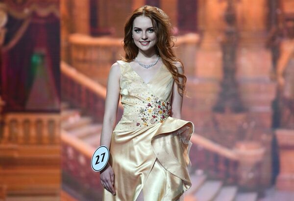 أداء المتسابقات في مسابقة ملكة جمال روسيا 2018 في قاعة الحفلات الموسيقية بارفيخا - سبوتنيك عربي