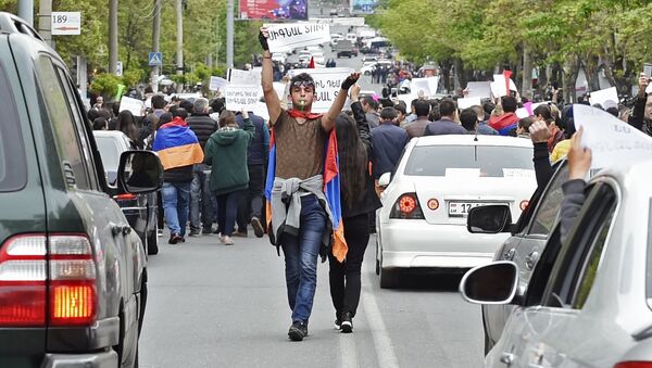 احتجاجات كبيرة للمعارضة في يريفان عاصمة أرمينيا - سبوتنيك عربي
