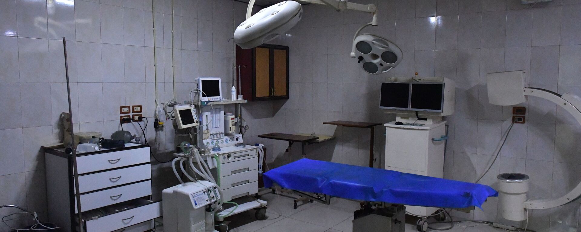 غرفة عمليات في مستشفى تحت الأرض في دوما - سبوتنيك عربي, 1920, 18.12.2021