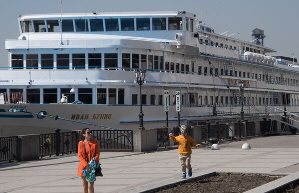سفينة سياحية إيفان بونين في مدينة روستوف على الدون - سبوتنيك عربي