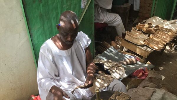 صناعة المراكيب/ الأحذية في السودان - سبوتنيك عربي