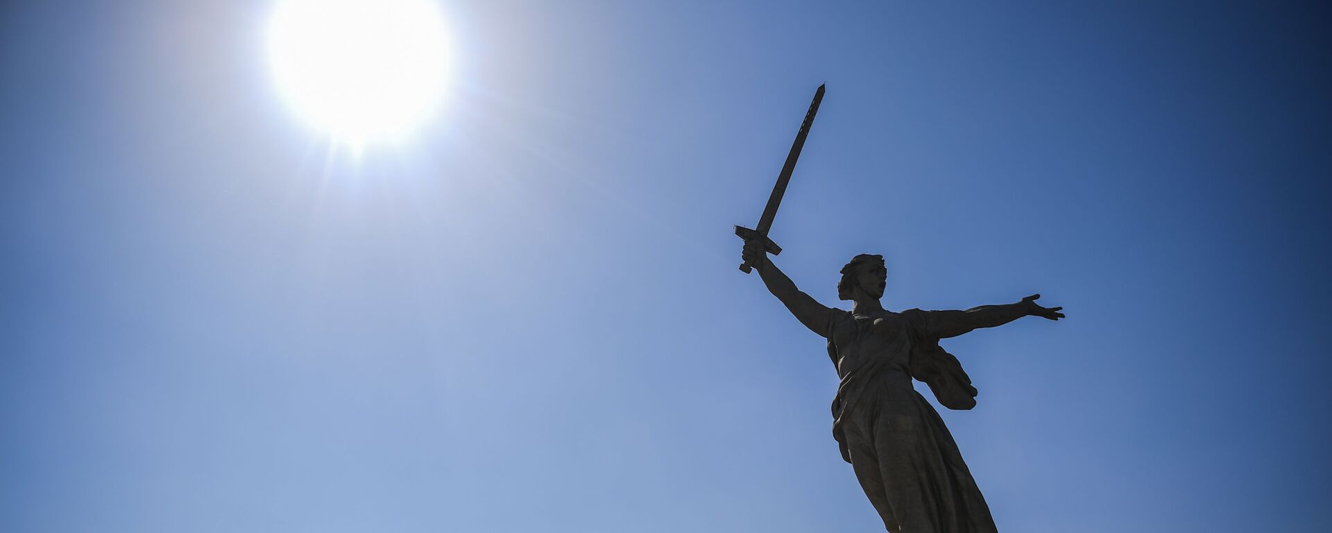 تمثال تمثال الوطن الأم ينادي في المجمع التاريخي لـأبطال معركة ستالينغراد - سبوتنيك عربي, 1920, 27.04.2018