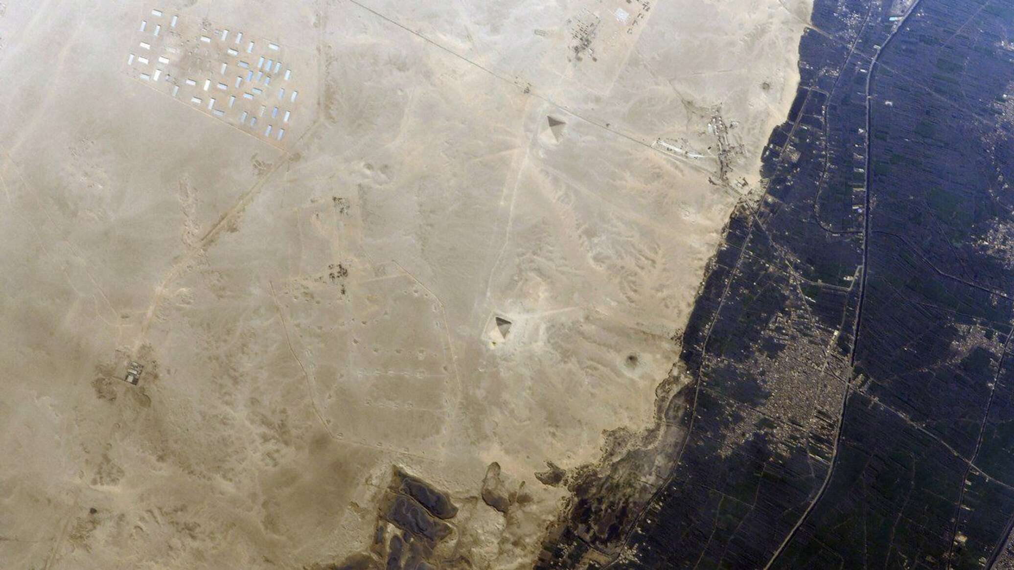 مصر تستقبل أول صورة من الفضاء عبر القمر الصناعي "نكس سات-1"