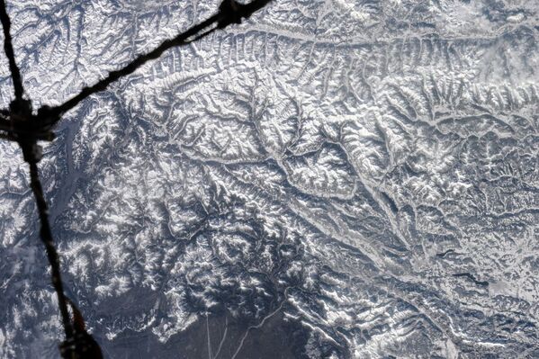 صورة لسلسلة جبال الألب التقطها رائد فضاء الروسي أنطون شكابليروف من محطة الفضاء الدولية - سبوتنيك عربي